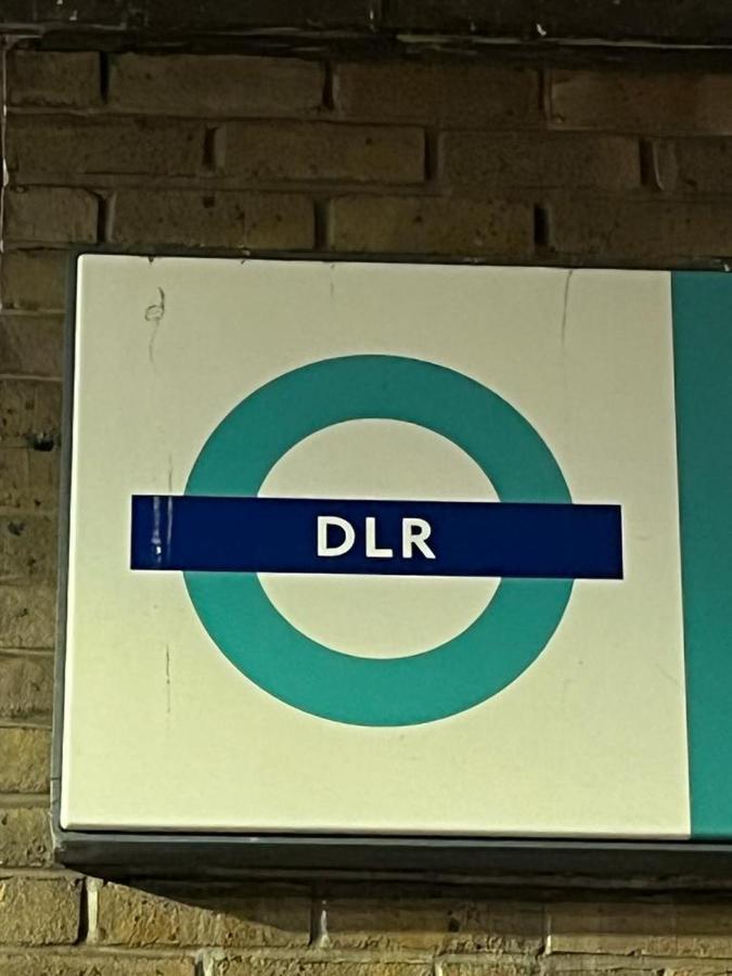 Luxurious Dlr Apartment Londyn Zewnętrze zdjęcie